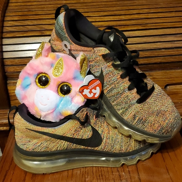 Nike Shoes - Nike Women's Flyknit Vapor Max Shoes